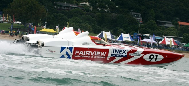 Fairview Windows & Doors in action at Maraetai last year © New Zealand Hydroplane Drivers Club .Phillip Hoskyn http://www.nzgrandprixhydroplane.com